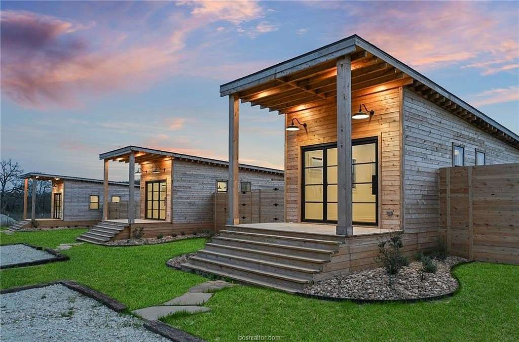 7.64 Acres of Residential Land for Sale in Navasota, Texas