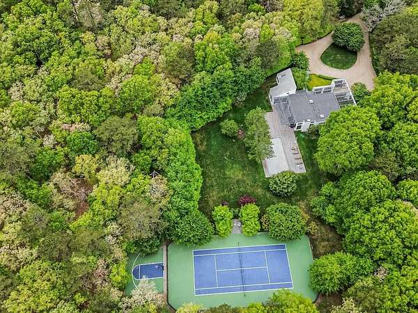 4.52 Acres of Residential Land with Home for Sale in East Hampton, New York