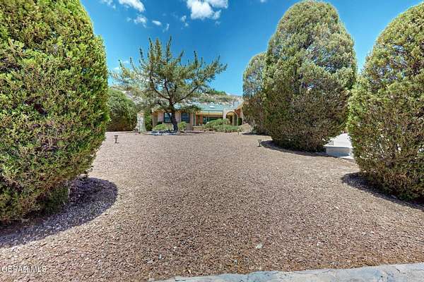 3.78 Acres of Residential Land with Home for Sale in El Paso, Texas
