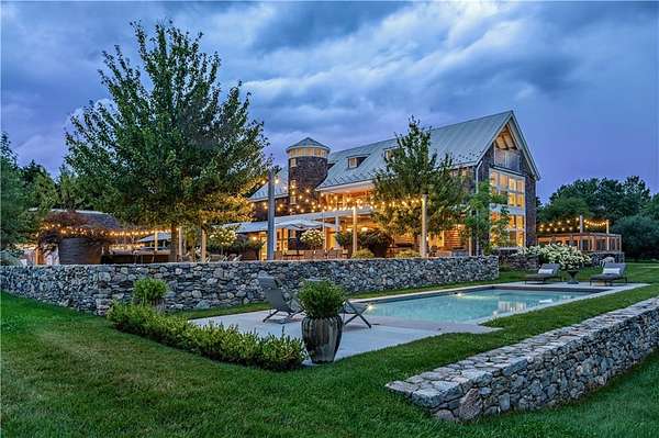 8 Acres of Residential Land with Home for Sale in Portsmouth, Rhode Island