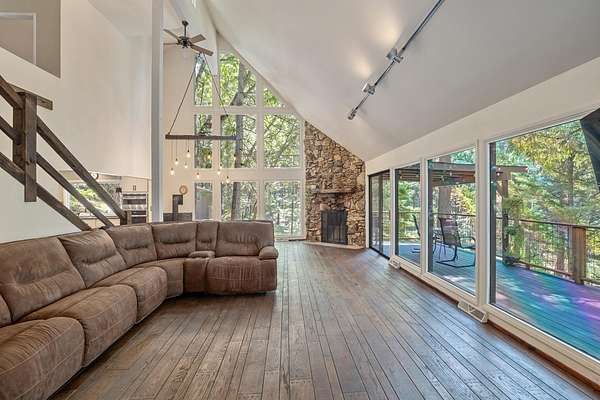 5 Acres of Residential Land with Home for Sale in Wilderville, Oregon