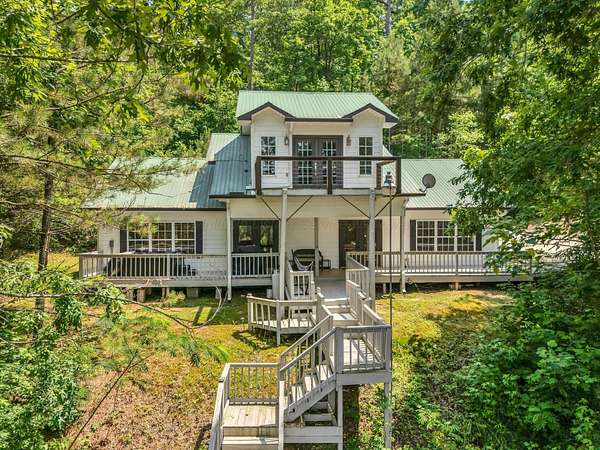 2.5 Acres of Residential Land with Home for Sale in Jasper, Alabama