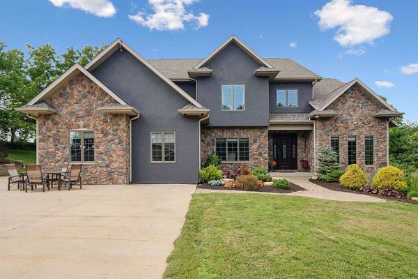 3.43 Acres of Residential Land with Home for Sale in Dubuque, Iowa