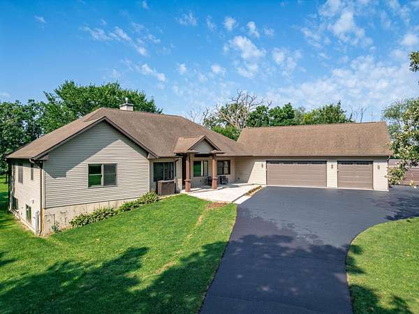 5 Acres of Residential Land with Home for Sale in Caledonia, Illinois