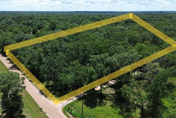 10 Acres of Land for Sale in Grand Saline, Texas