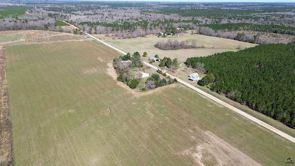 10 Acres of Agricultural Land for Sale in Cochran, Georgia