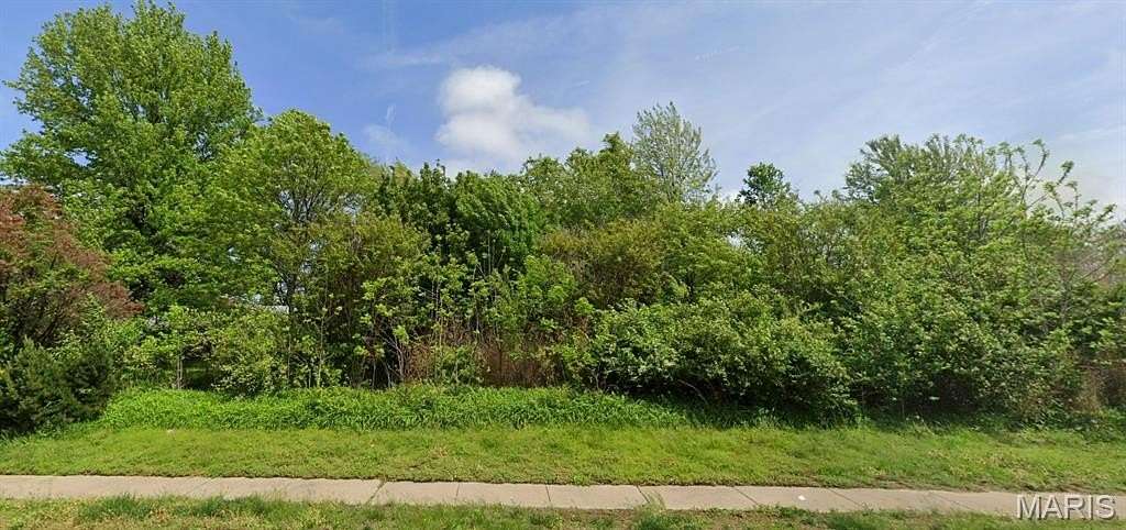 4 Acres of Residential Land with Home for Sale in Bridgeton, Missouri