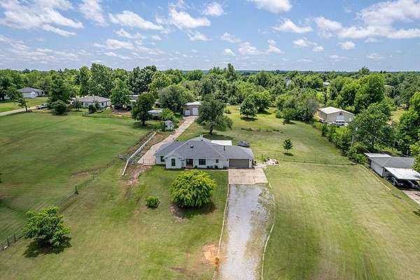 2.4 Acres of Residential Land with Home for Sale in Choctaw, Oklahoma