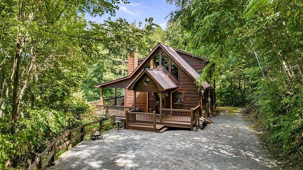 2 Acres of Residential Land with Home for Sale in Mineral Bluff, Georgia