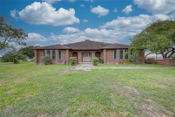 8.5 Acres of Residential Land with Home for Sale in Robstown, Texas