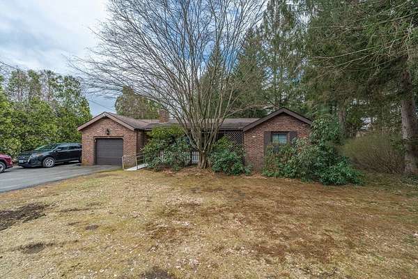 2.9 Acres of Residential Land with Home for Sale in East Longmeadow, Massachusetts