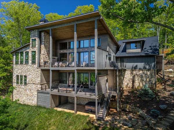 1.64 Acres of Residential Land with Home for Sale in Mineral Bluff, Georgia