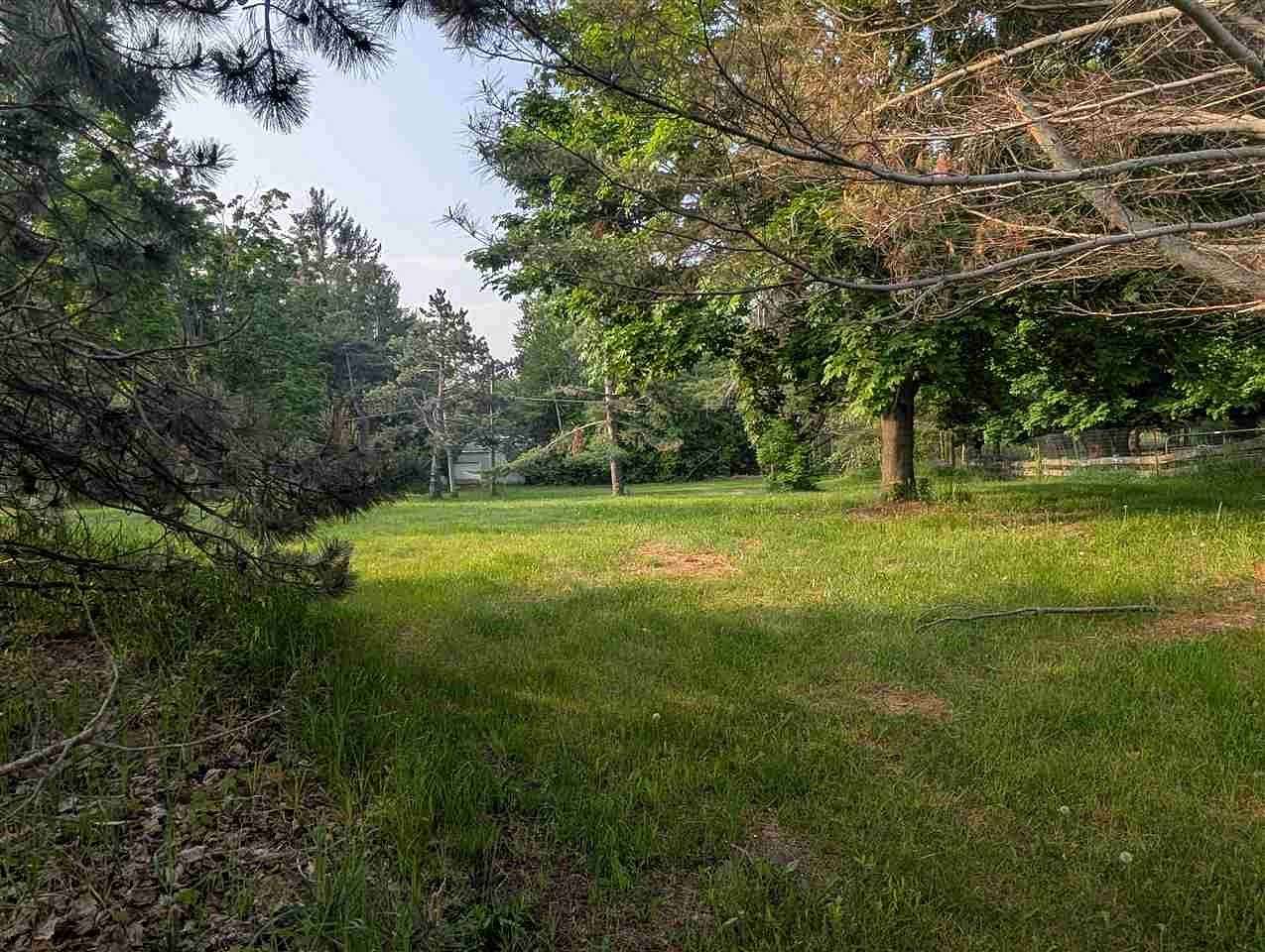 1.34 Acres of Residential Land for Sale in Charlevoix, Michigan