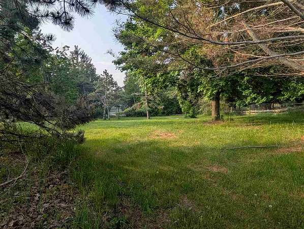 1.34 Acres of Residential Land for Sale in Charlevoix, Michigan
