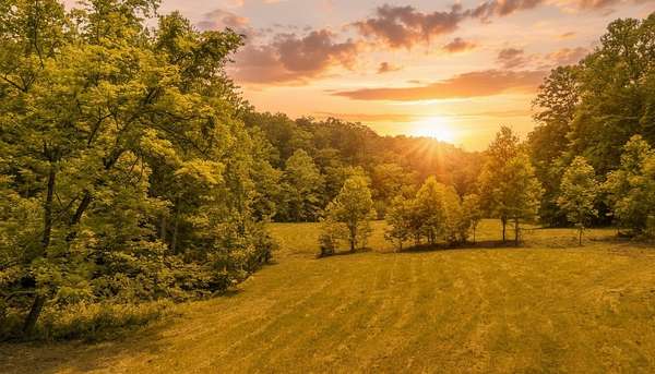 500 Acres of Recreational Land for Sale in Irvine, Kentucky