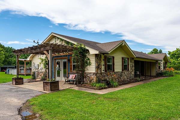 5 Acres of Residential Land with Home for Sale in Greenbrier, Arkansas