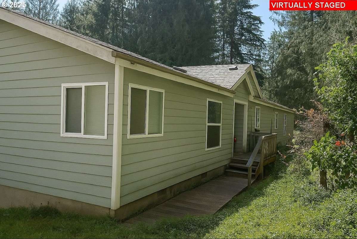 2.63 Acres of Residential Land with Home for Sale in Brightwood, Oregon