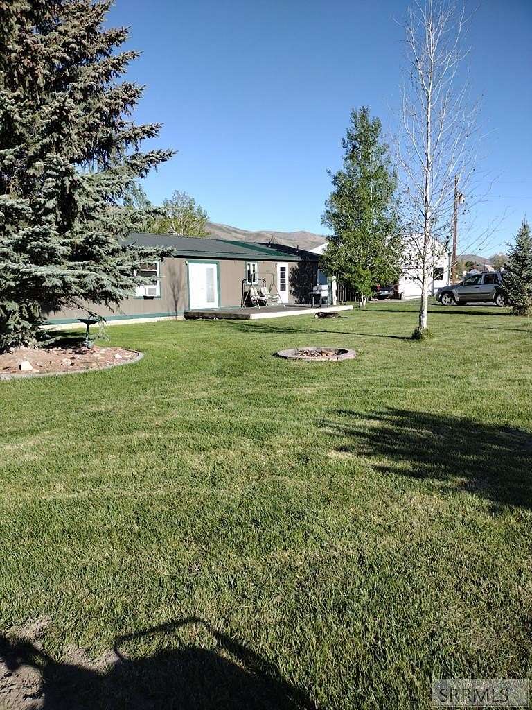5 Acres of Residential Land with Home for Sale in Moore, Idaho