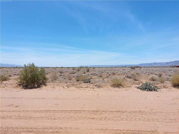 1 Acre of Residential Land for Sale in Golden Valley, Arizona