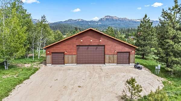5.12 Acres of Residential Land with Home for Sale in McCall, Idaho
