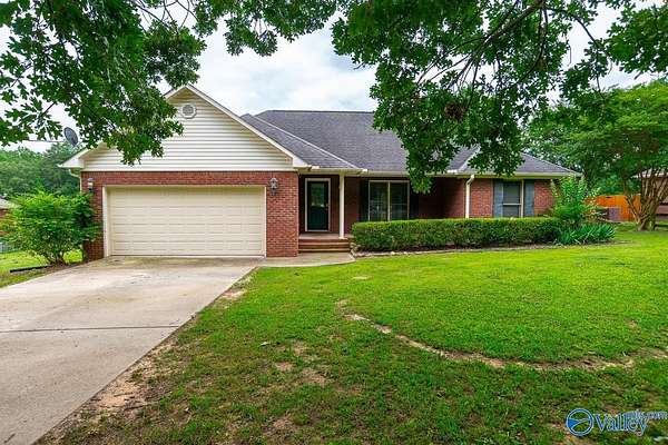 1.6 Acres of Residential Land with Home for Sale in Hartselle, Alabama