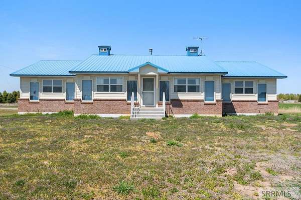 28.3 Acres of Agricultural Land with Home for Sale in Blackfoot, Idaho
