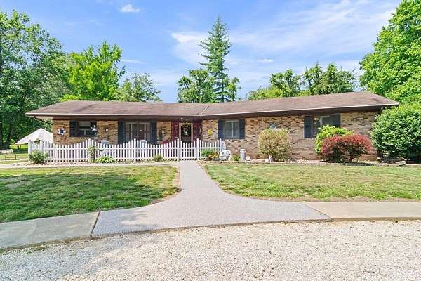 21.8 Acres of Agricultural Land with Home for Sale in Princeton, Indiana