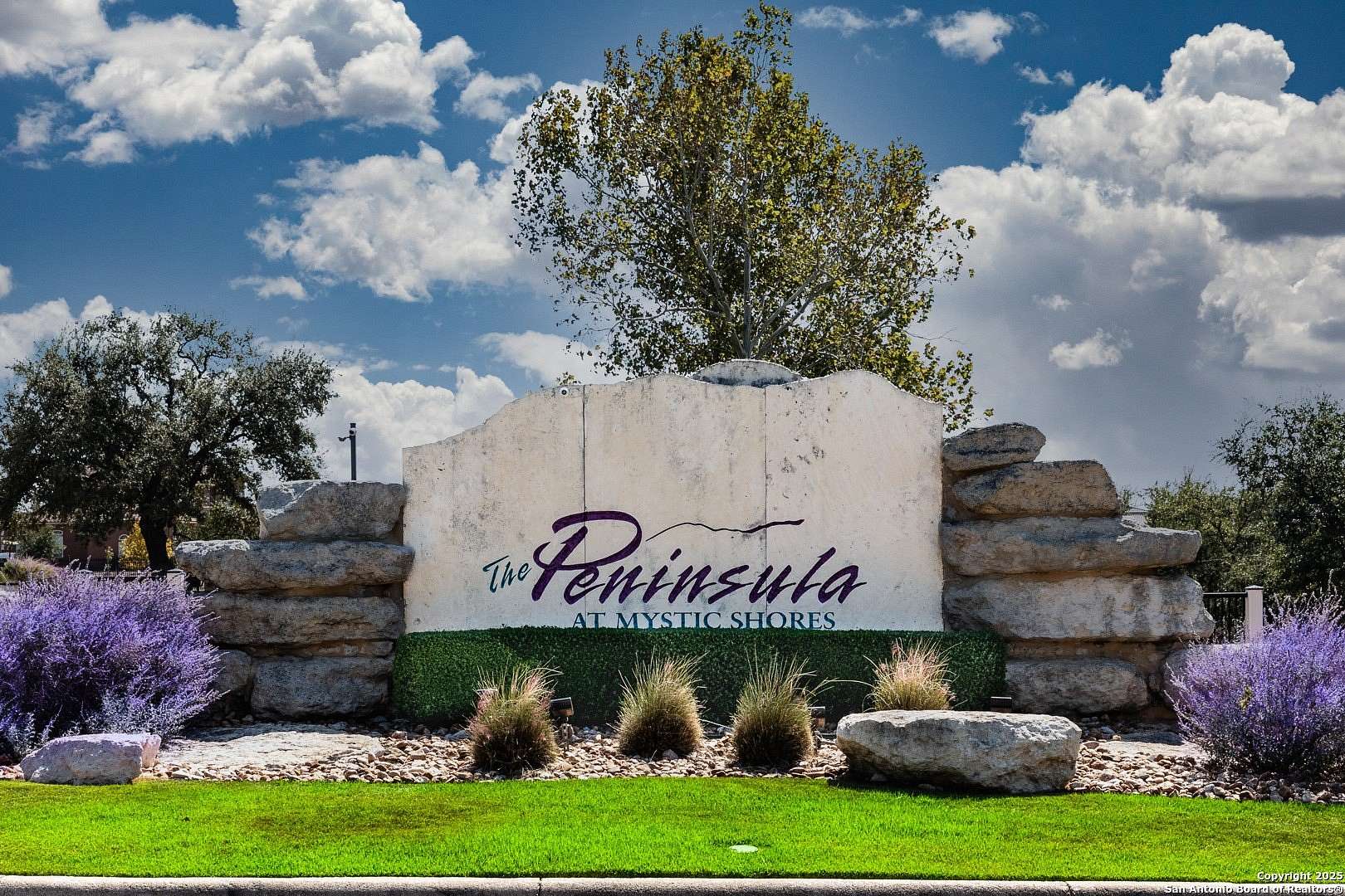 1.38 Acres of Residential Land for Sale in Spring Branch, Texas