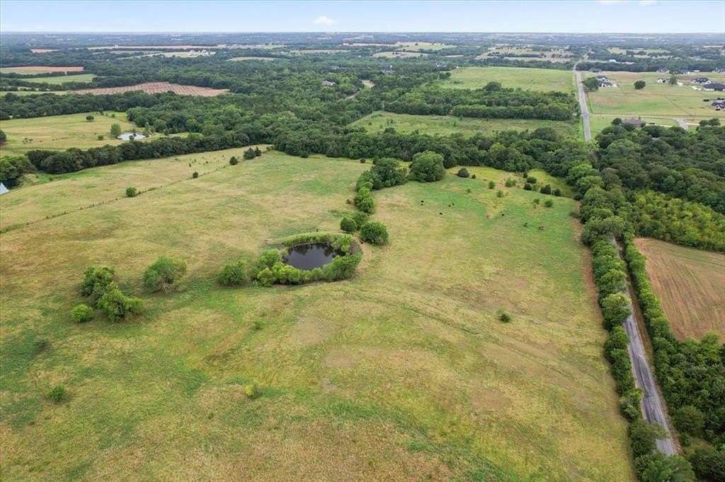11 Acres of Recreational Land for Sale in Van Alstyne, Texas