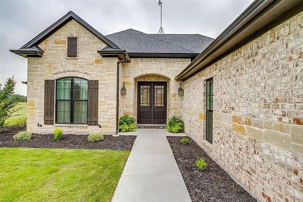 5.68 Acres of Land with Home for Sale in Aledo, Texas