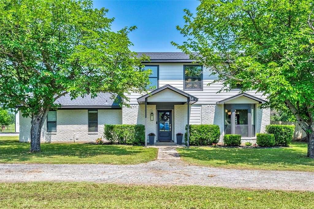 2 Acres of Residential Land with Home for Sale in Gainesville, Texas