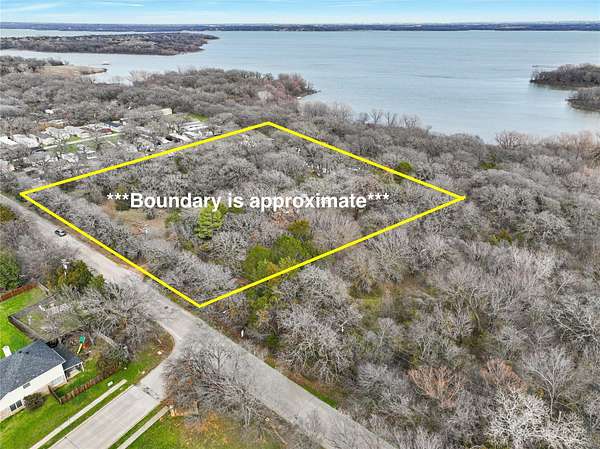 4 Acres of Mixed-Use Land for Sale in Shady Shores, Texas