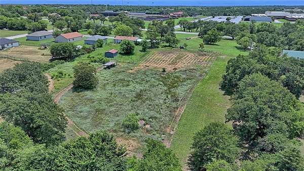 2.58 Acres of Residential Land for Sale in Bowie, Texas