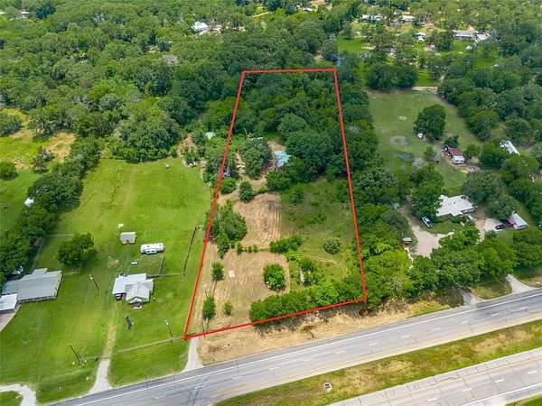 3.59 Acres of Residential Land with Home for Sale in Malakoff, Texas