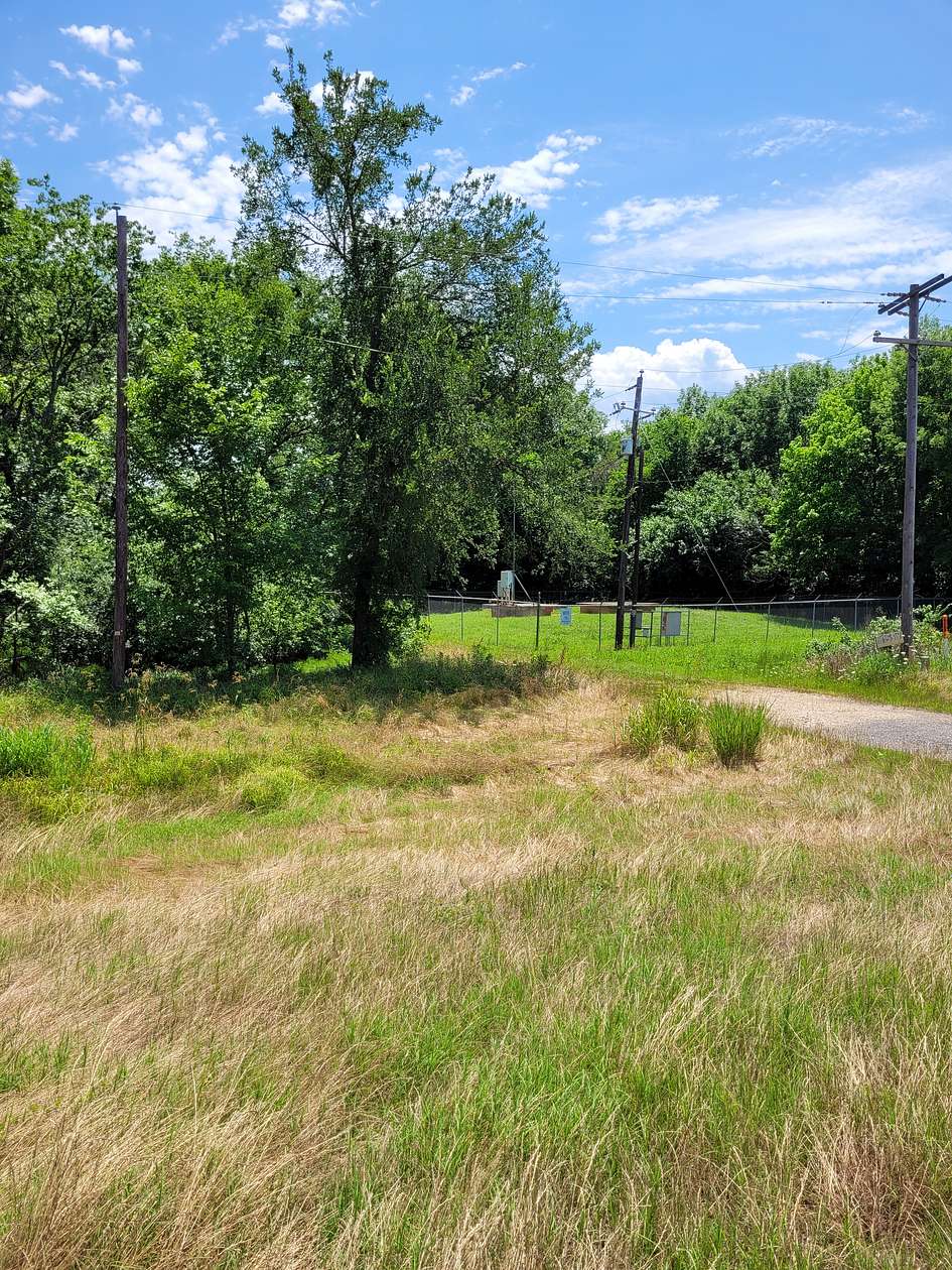 3.1 Acres of Land for Sale in Paris, Texas