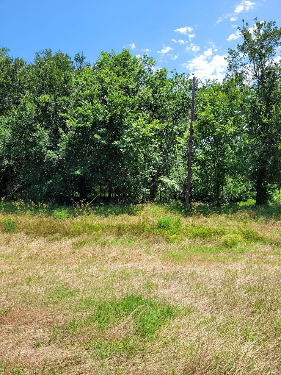 3.1 Acres of Land for Sale in Paris, Texas