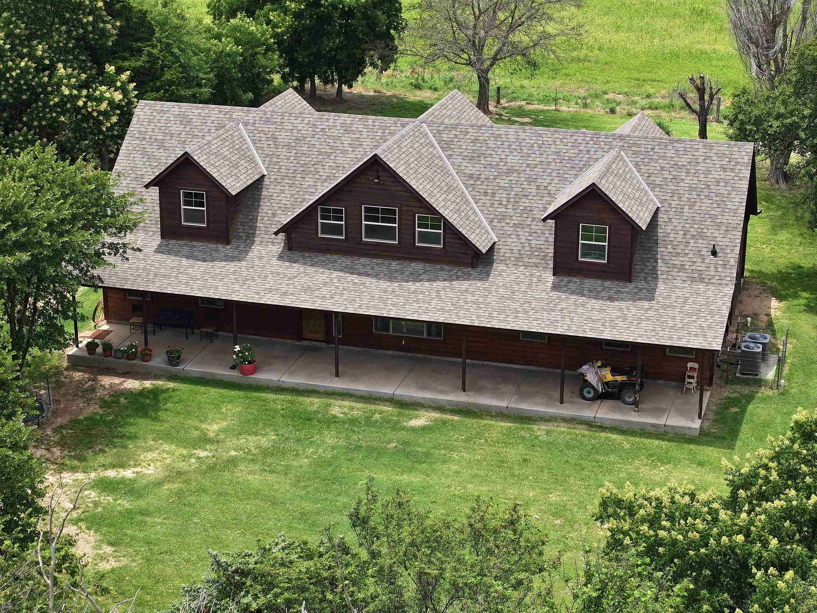 5 Acres of Residential Land with Home for Sale in Hennessey, Oklahoma