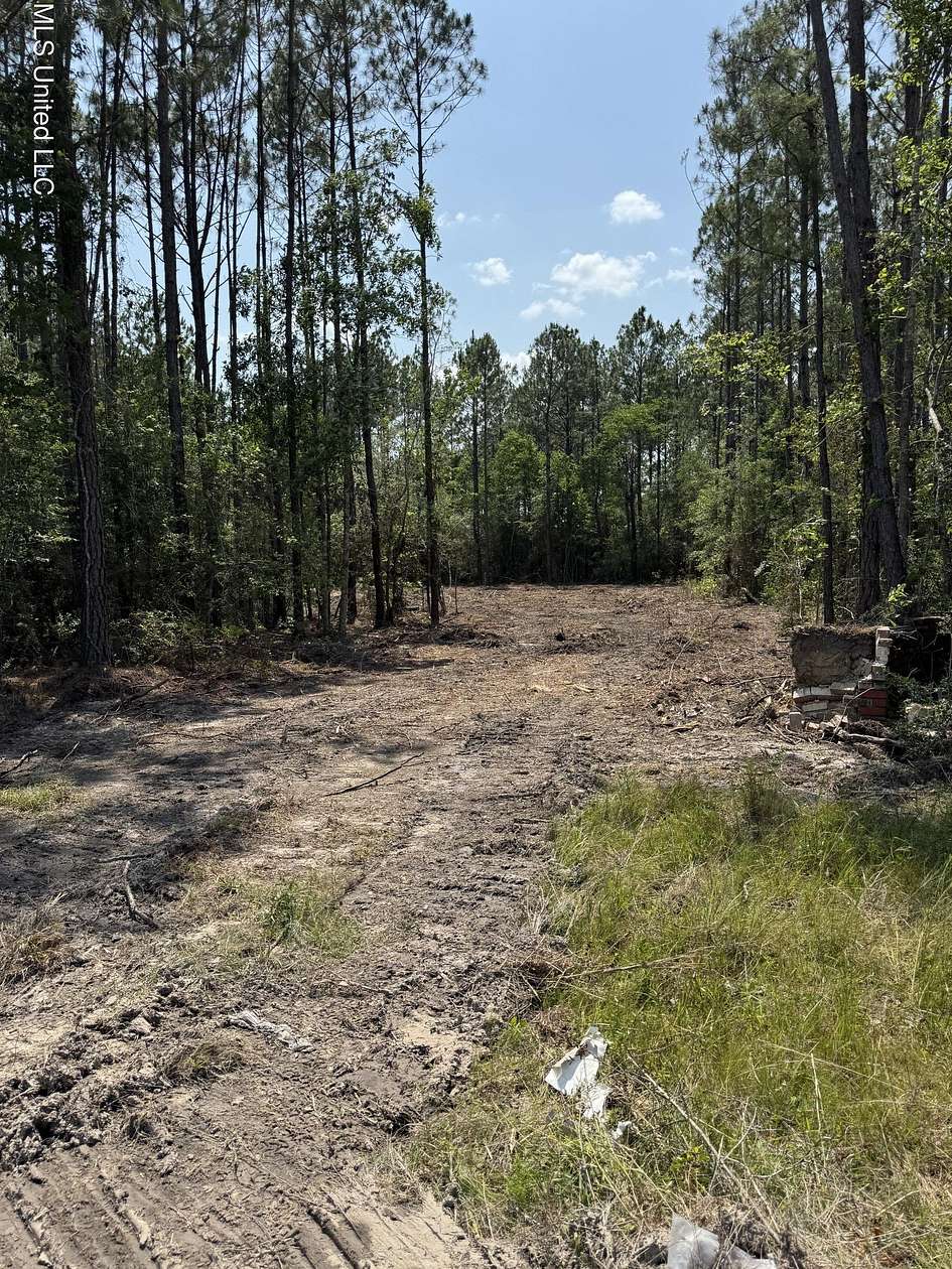 1.54 Acres of Residential Land for Sale in Kiln, Mississippi