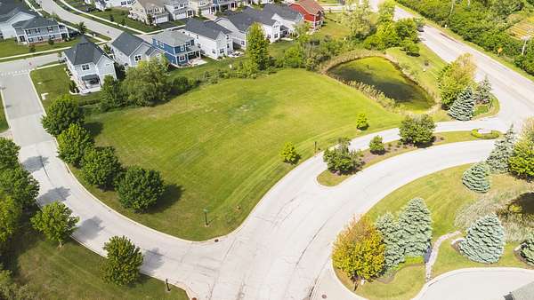 1.29 Acres of Commercial Land for Sale in Hawthorn Woods, Illinois