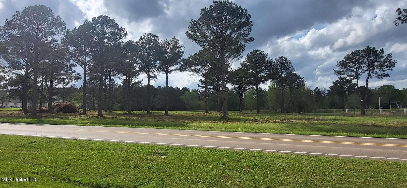 4 Acres of Residential Land for Sale in Madison, Mississippi
