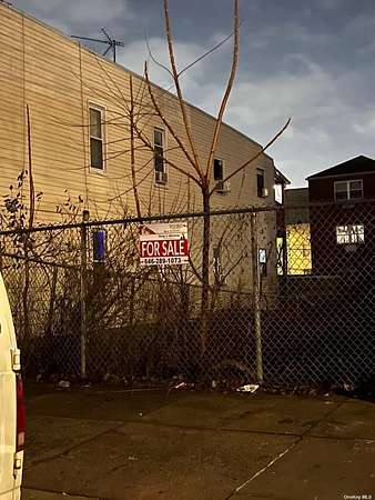 0.05 Acres of Land for Sale in Bronx, New York