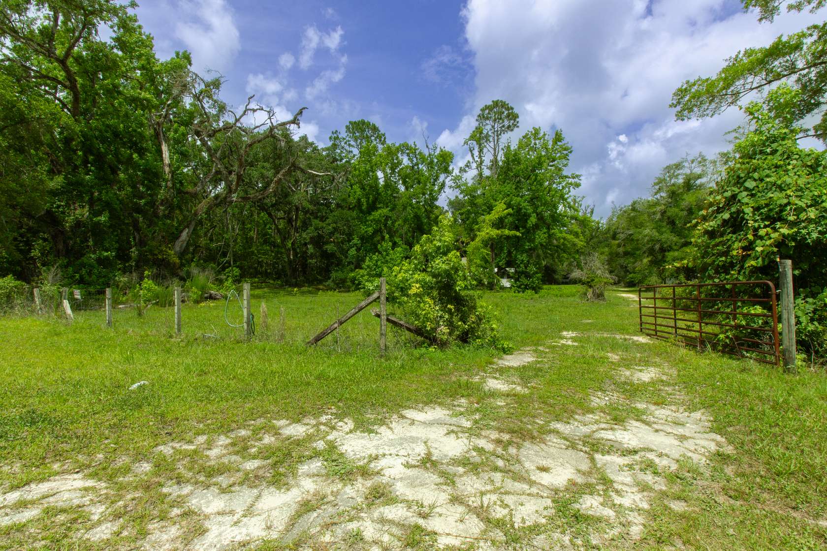 2.53 Acres of Residential Land for Sale in Old Town, Florida