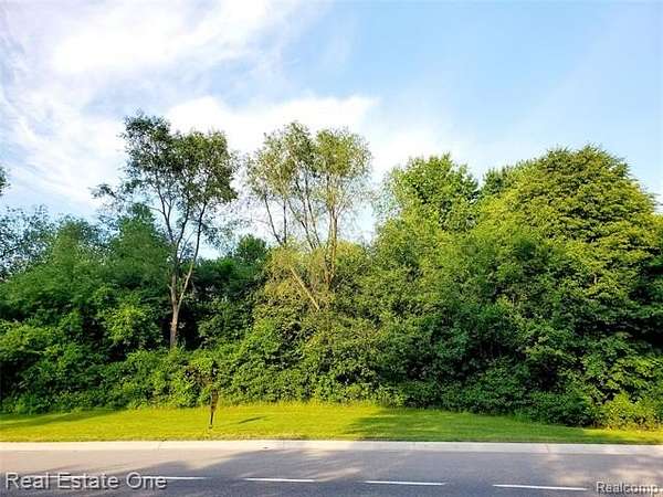 5 Acres of Residential Land for Sale in Troy, Michigan