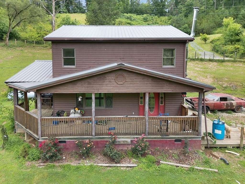 10 Acres of Land with Home for Sale in Flatgap, Kentucky
