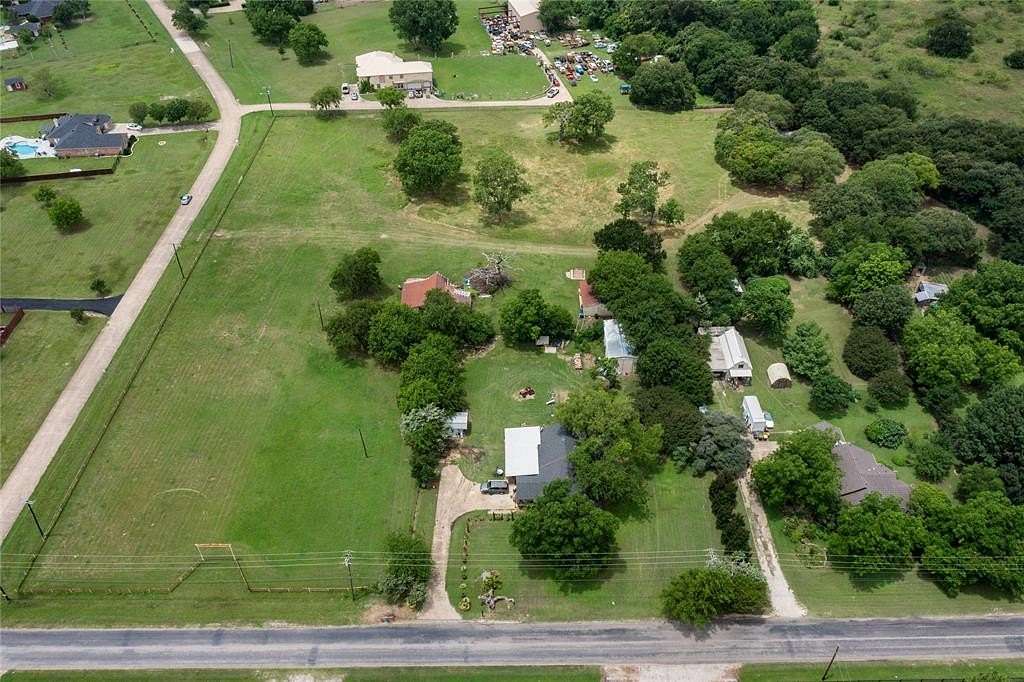 6 Acres of Mixed-Use Land for Sale in Seagoville, Texas