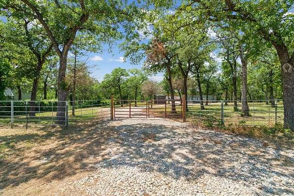 5 Acres of Residential Land for Sale in Chico, Texas
