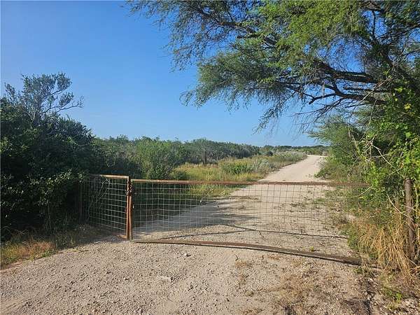 10.1 Acres of Land for Sale in San Diego, Texas