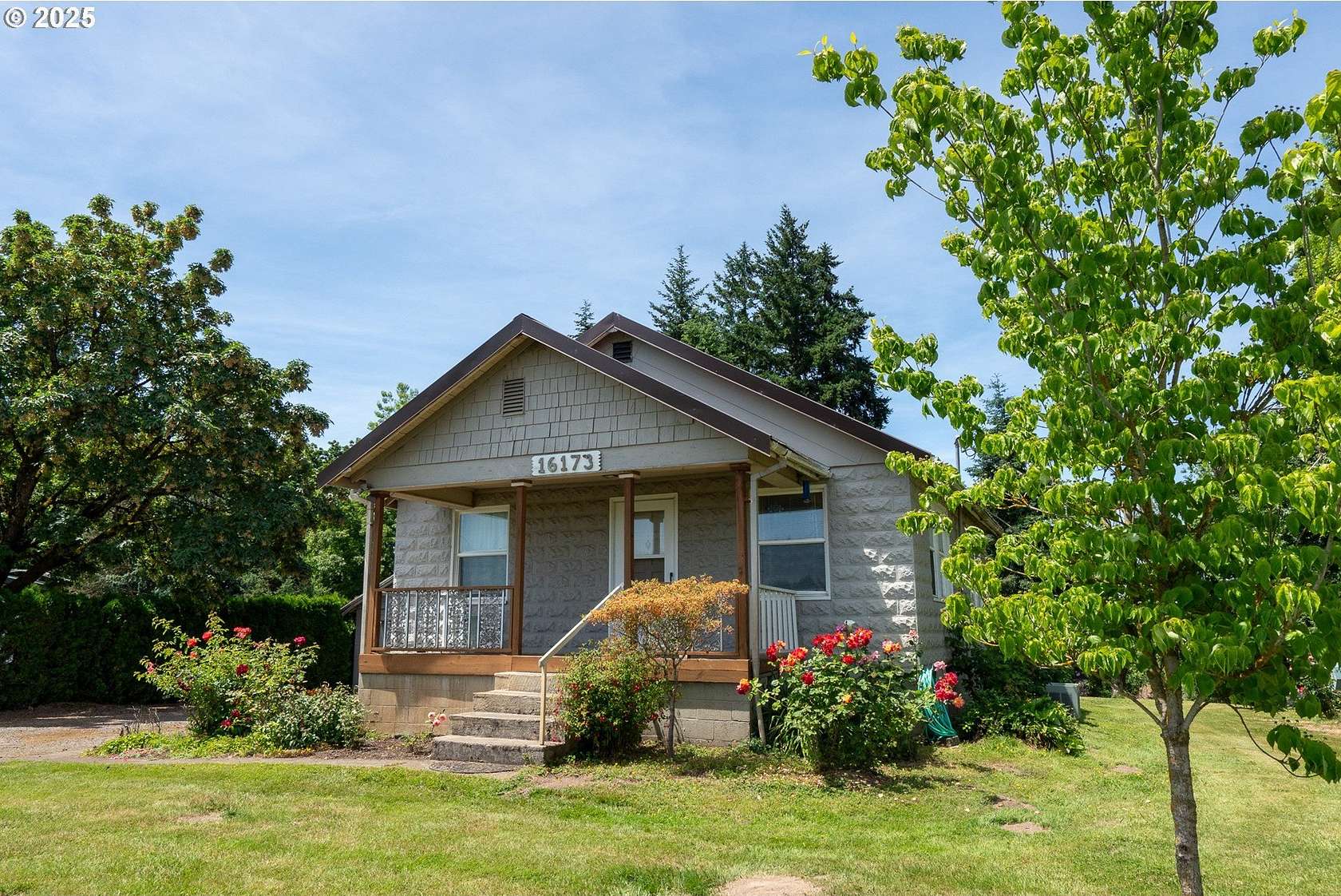 2.25 Acres of Residential Land with Home for Sale in Woodburn, Oregon