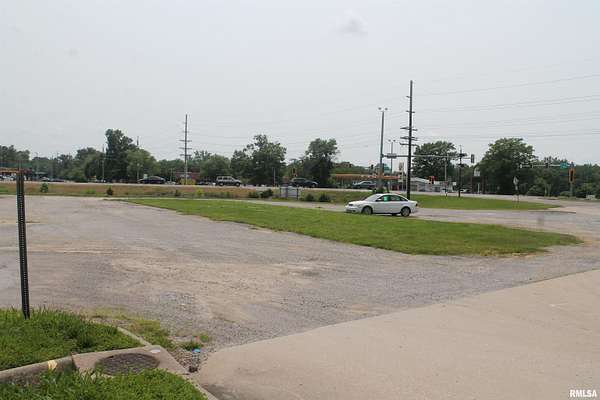 0.48 Acres of Commercial Land for Sale in Carbondale, Illinois