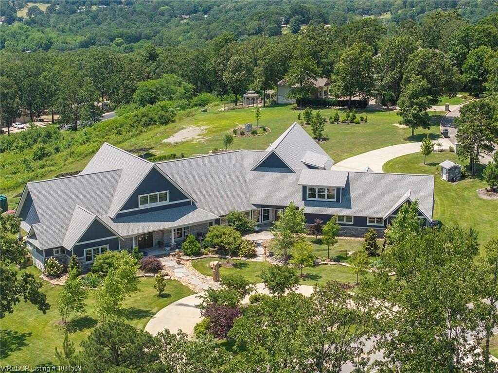 2.8 Acres of Residential Land with Home for Sale in Van Buren, Arkansas